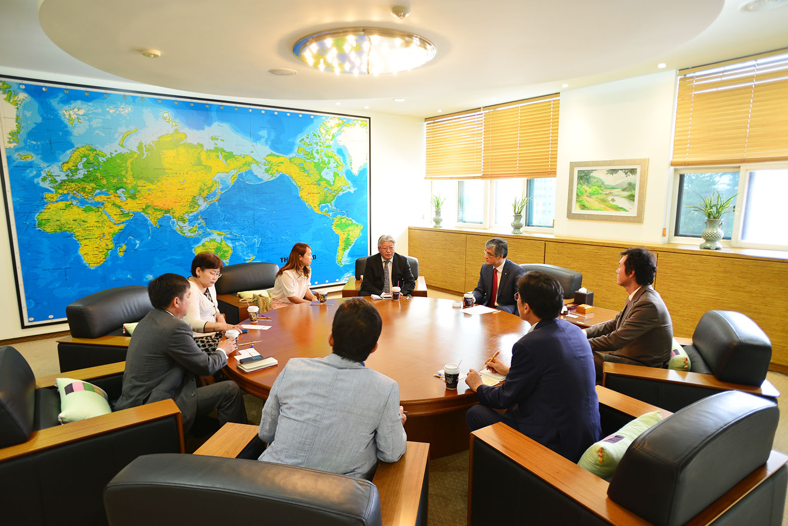 대구대학교 총장실을 방문한 몽골국립공무원연수원 방문단